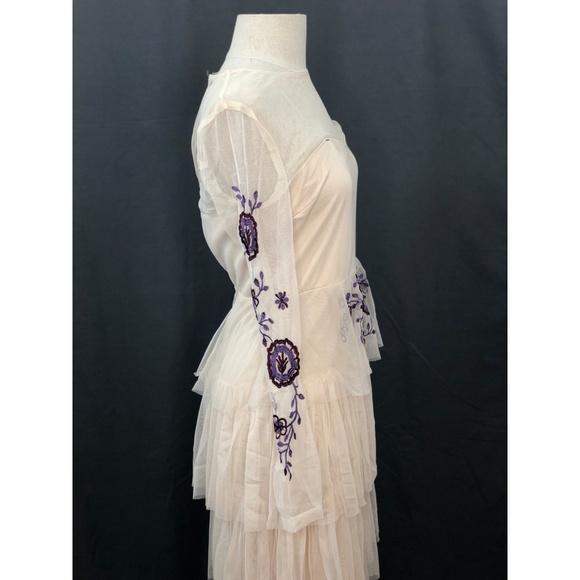 Boho tulle and embroidered unusual maxi dress - Picture 3 of 5